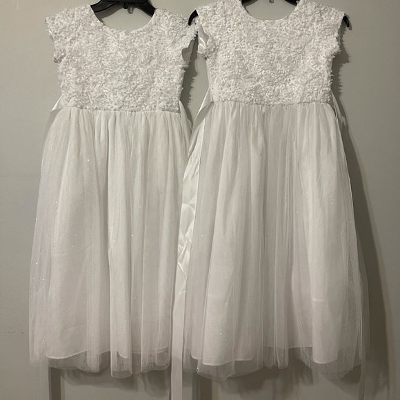 2 identical dresses for sisters or twins - Picture 3 of 5